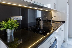 Marbella Resort 1 Pool Whirlpool Sauna