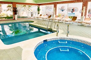 Marbella Resort 2 Pool Whirlpool Sauna
