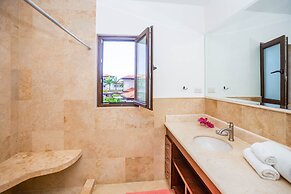 1111 Pearl Court at Pristine Bay