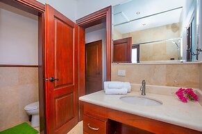 1111 Pearl Court at Pristine Bay