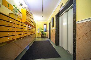 Apartment near Center Almazova 2