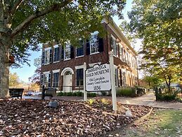 Holiday Inn Express & Suites Dahlonega by IHG