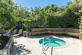 Hibiscus F103 Free Activities,oceanfront, Wifi, 3 Pools