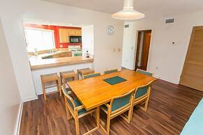 Hibiscus E203 Free Activities, Oceanfront, Wifi, 3 Pools