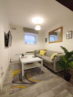 Cosy Riverside Apartment - Woodsmill Quay Free Parking