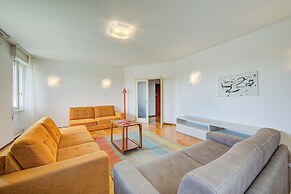 Margherita Near Lake - Family Friendly