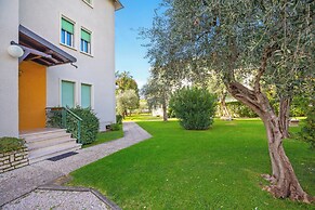 Margherita Near Lake - Family Friendly