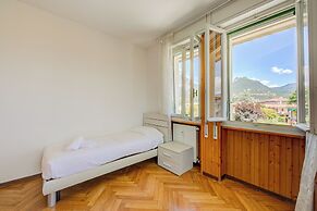 Margherita Near Lake - Family Friendly