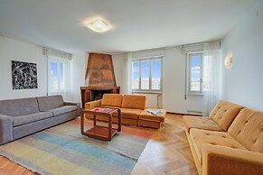 Margherita Near Lake - Family Friendly