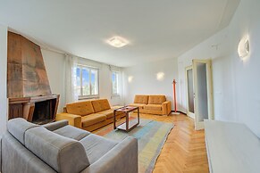 Margherita Near Lake - Family Friendly