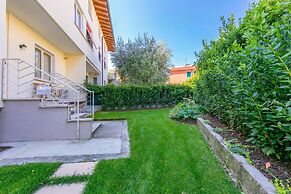 Maison Fleurie Apartments