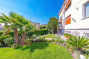 Maison Fleurie Apartments