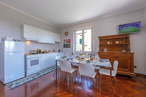 Maison Fleurie Apartments