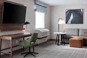 Staybridge Suites Iowa City Coralville by IHG