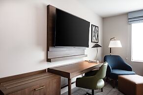 Staybridge Suites Iowa City Coralville by IHG