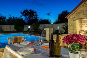 Pool & Fun House Betiga 1 With gym