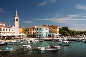 Pool & Fun House Betiga 1 With gym