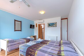 Pool & Fun House Betiga 1 With gym