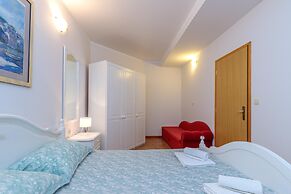 Pool & Fun House Betiga 1 With gym