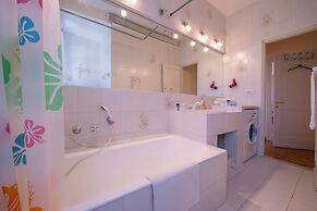 Rossella on the lake with fantastic view