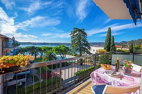 Rossella on the lake with fantastic view