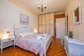 Rossella on the lake with fantastic view