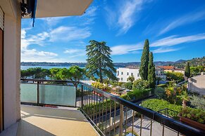 Rossella on the lake with fantastic view