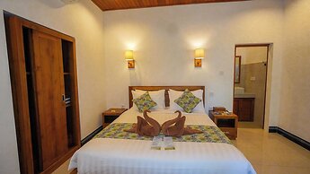 Green Coconut Cottage