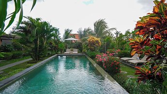 Green Coconut Cottage