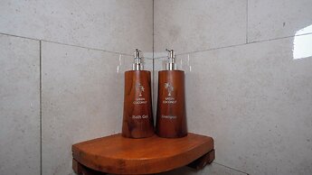 Green Coconut Cottage