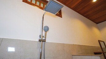 Green Coconut Cottage