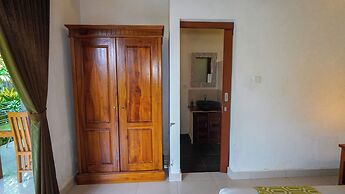 Green Coconut Cottage