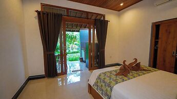 Green Coconut Cottage