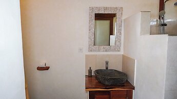 Green Coconut Cottage