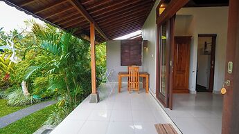 Green Coconut Cottage
