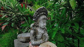 Green Coconut Cottage