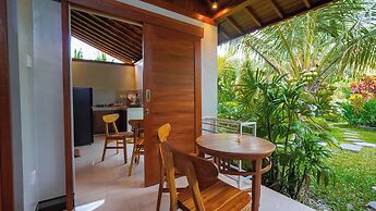 Green Coconut Cottage