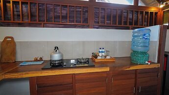 Green Coconut Cottage