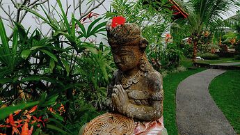 Green Coconut Cottage