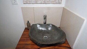 Green Coconut Cottage