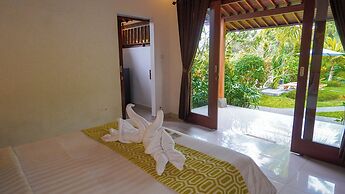 Green Coconut Cottage