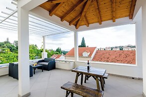 Miracle Apartments