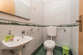 Family Friendly Pool House Ana