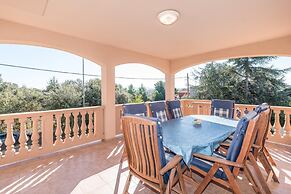 Family Friendly Pool House Ana