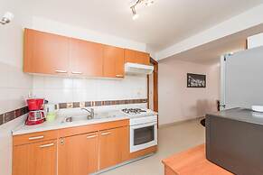 Family Friendly Pool House Ana