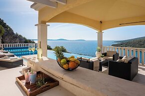 Breathtaking Panorama Villa Vese