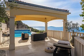 Breathtaking Panorama Villa Vese