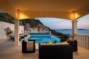 Breathtaking Panorama Villa Vese