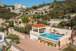 Breathtaking Panorama Villa Vese