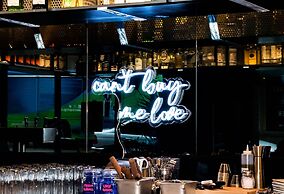 Moxy Portland Downtown